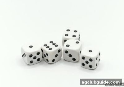 德州扑克诈唬策略深度剖析：ag电子俱乐部带你玩转心理博弈
