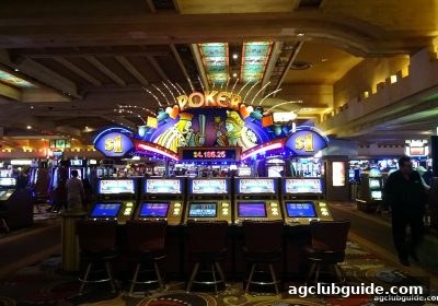 连线玩法深度解析：ag电子俱乐部带你解锁真人荷官游戏的核心技巧